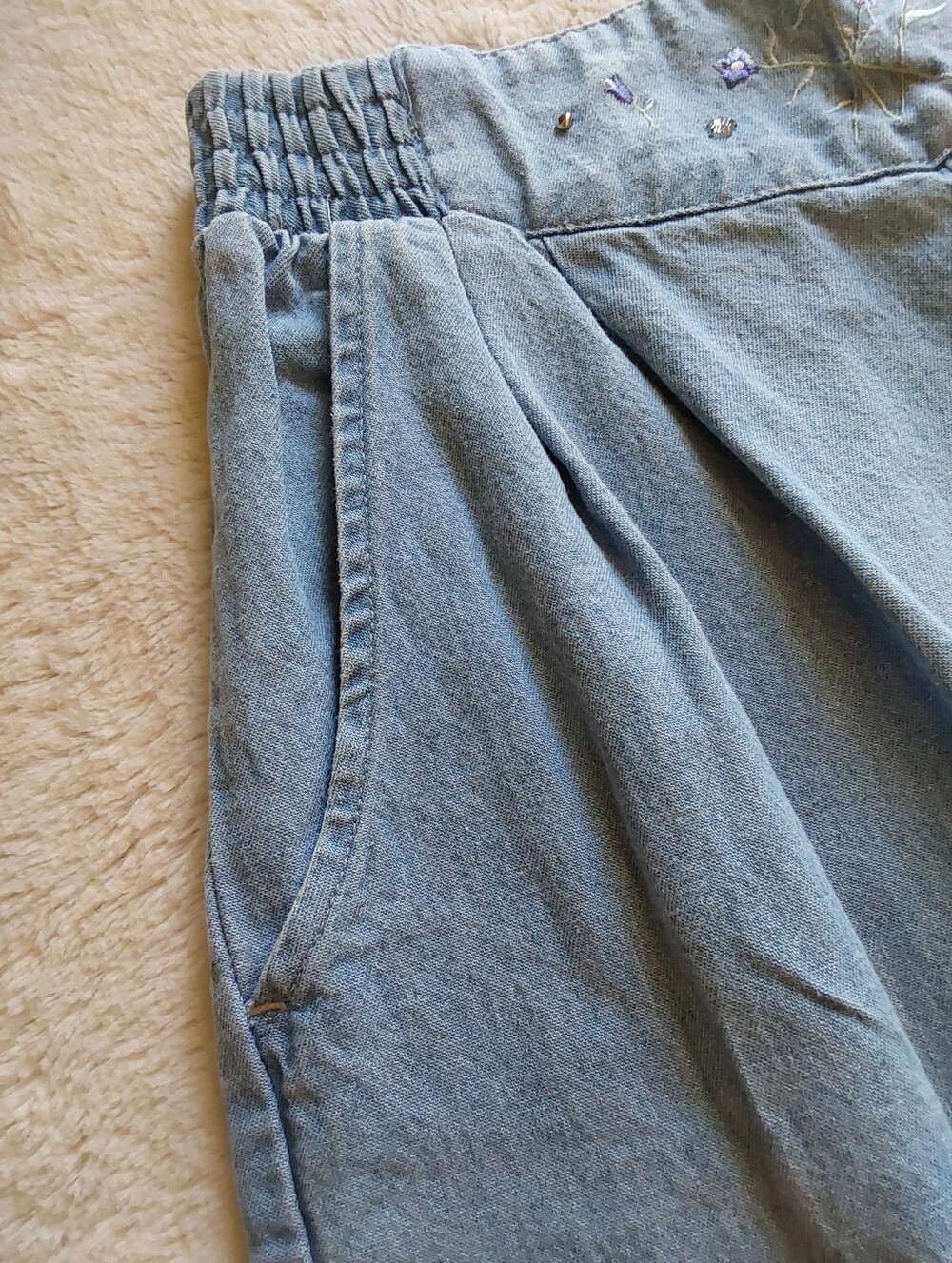 🌺 VTG Styled Jaclyn Smith Light Blue Denim Shorts/Culottes - Picture 2 of 6